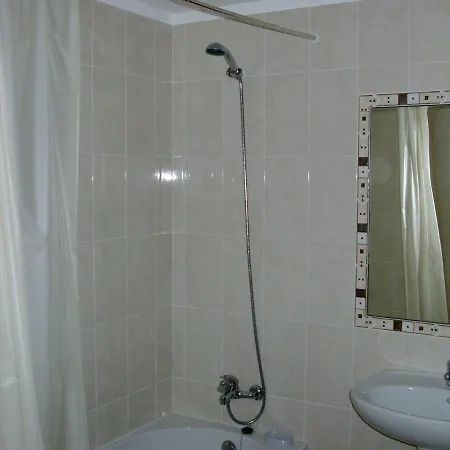 Διαμέρισμα 2 Bedroom 5 Min From Falesia And Close To Center H Αλμπουφέιρα